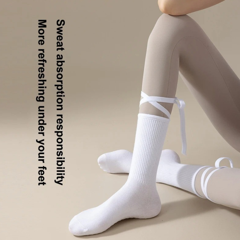 ถุงเท้าโยคะแบบมีแถบกันลื่นซิลิ - Youtube Yoga Pilates บทวิจารณ์และราคา